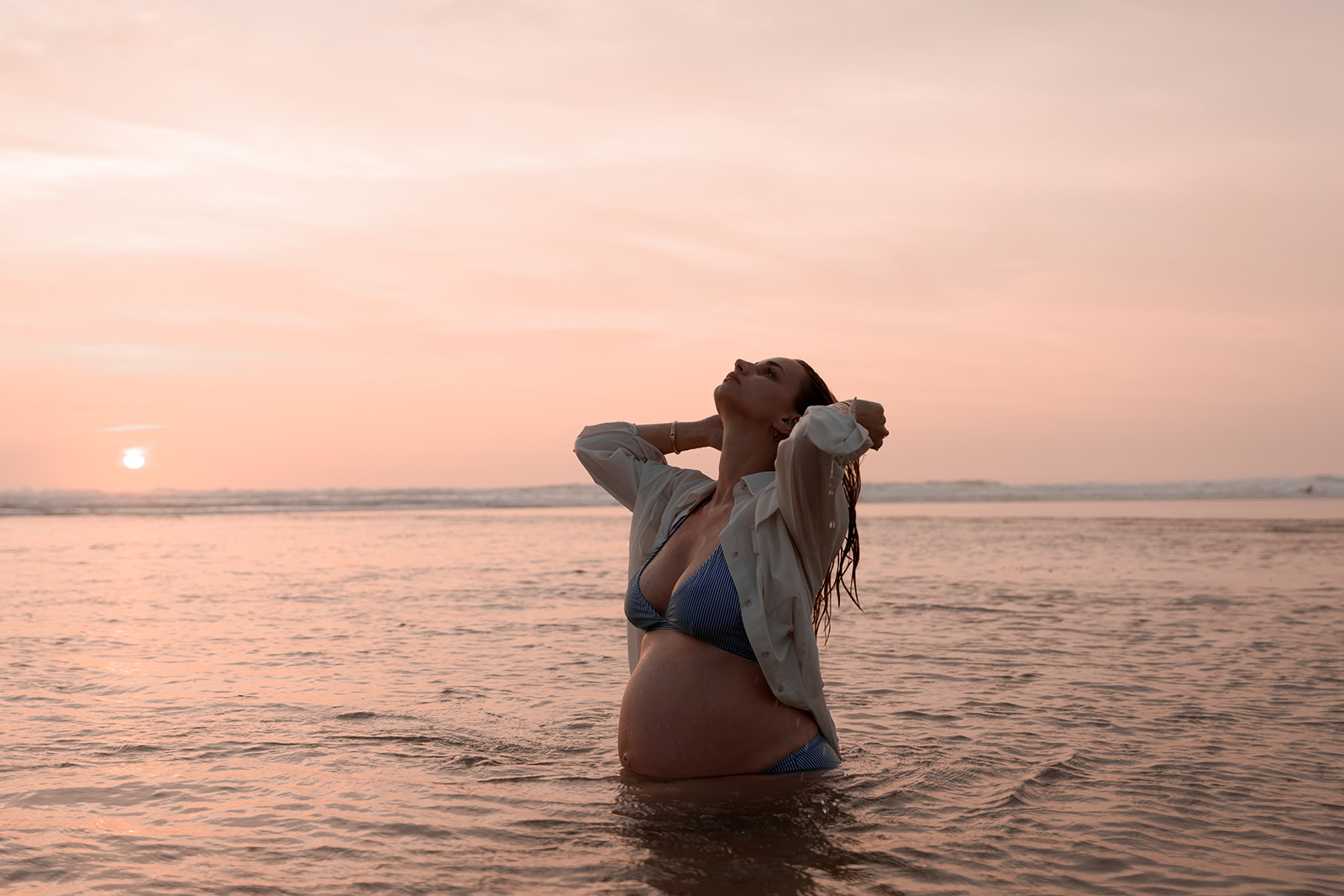 séance grossesse à la plage Evelyne Oustrain Photographe