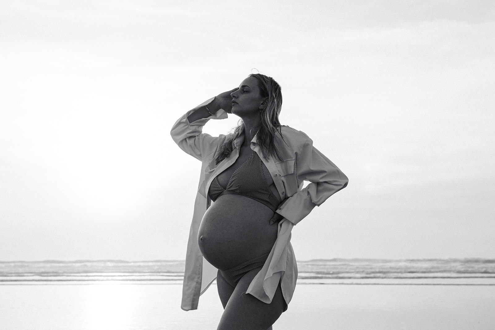 séance grossesse à la plage Evelyne Oustrain Photographe